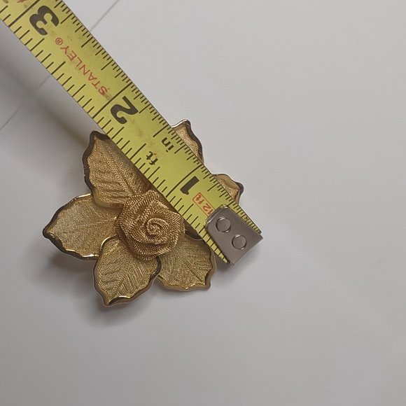 Lightweight Gold Tone Metal Mesh Rose Brooch - Picture 15 of 16